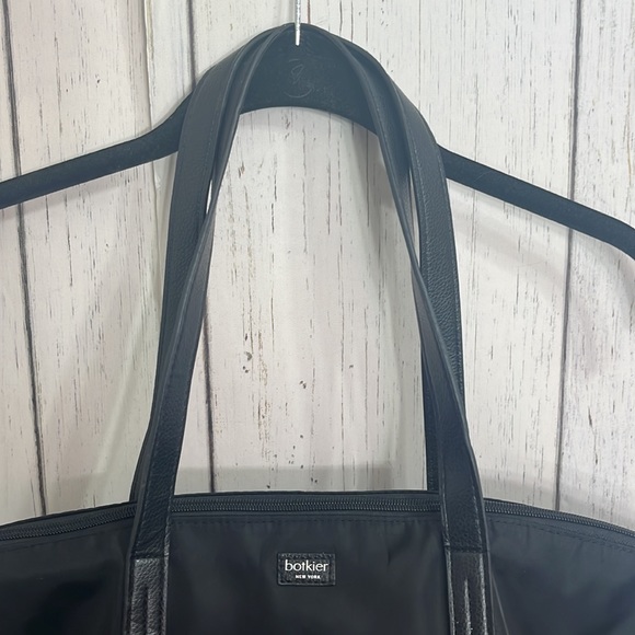 Botkier bond black tote bag zipper top vinyl outer - Picture 8 of 13
